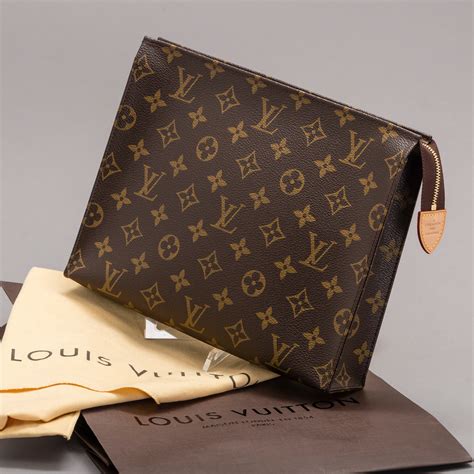 lv toiletry pouch 26|louis vuitton toiletry pouch 15.